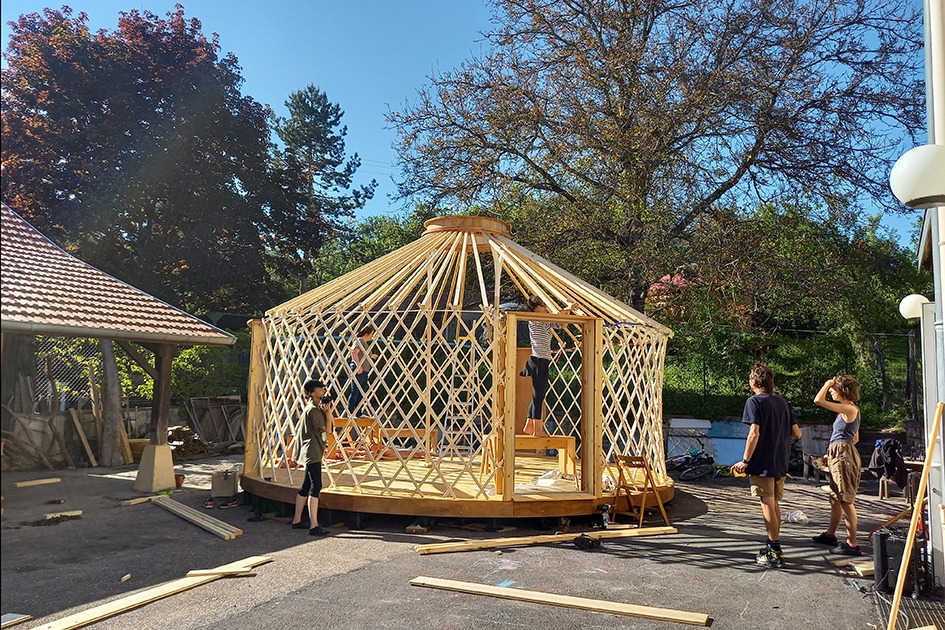 montage-de-yourte-ecole